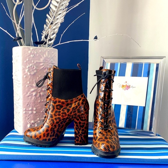 Cheetah snakeskin print platform chunky heel lace up ankle high boots sz 6 - Picture 1 of 13